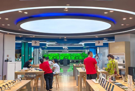 暑期数码产品迎旺季，消费市场新意浓